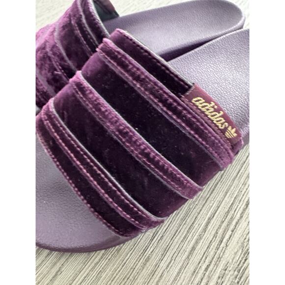 Adidas Adillette Women's Burgundy Metallic Velvet Slide Size 8 Limited Sandals - Picture 2 of 6